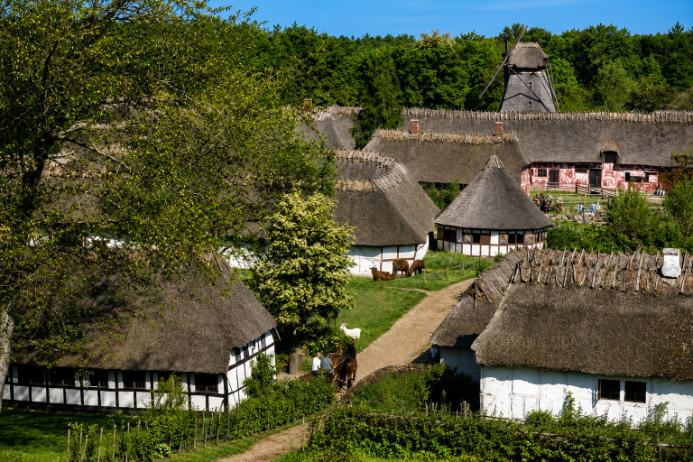 Oplev den fynske landsby når du overnatter på Hotel i Odense Centrum